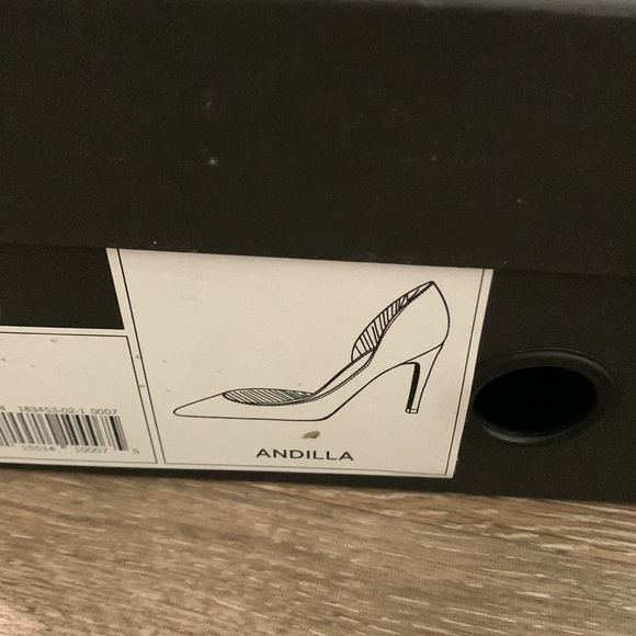 Banana Republic-Andilla Pumps EUC - Picture 7 of 8
